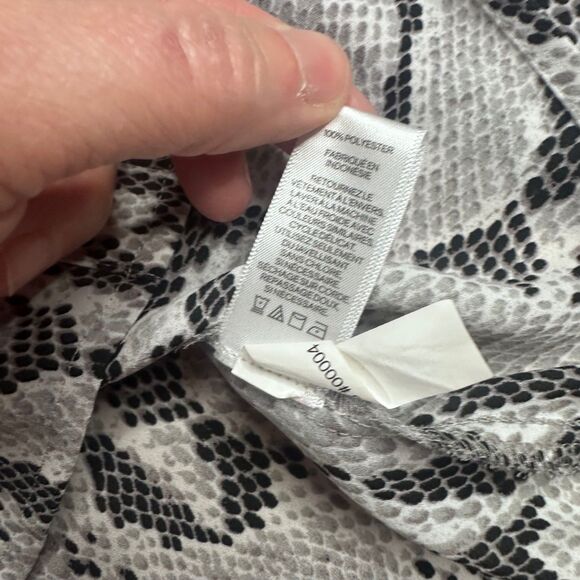 Express Snakeskin Print Blouse Gray Black Half Zip Long Sleeve Womens M - Picture 4 of 5